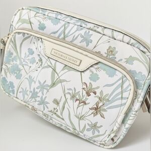 Nip VS luxury bridal bag sold out on vs limited ed ivory bouquet